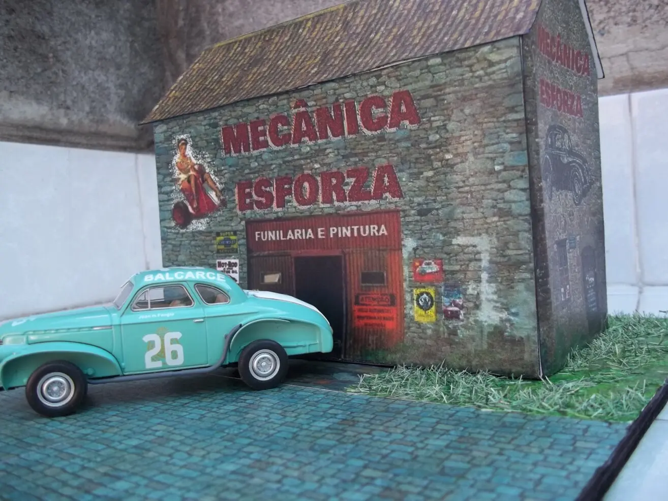 DIORAMA TALLER MECANICA ESFORZA 1/43 maquetas-armadas.com