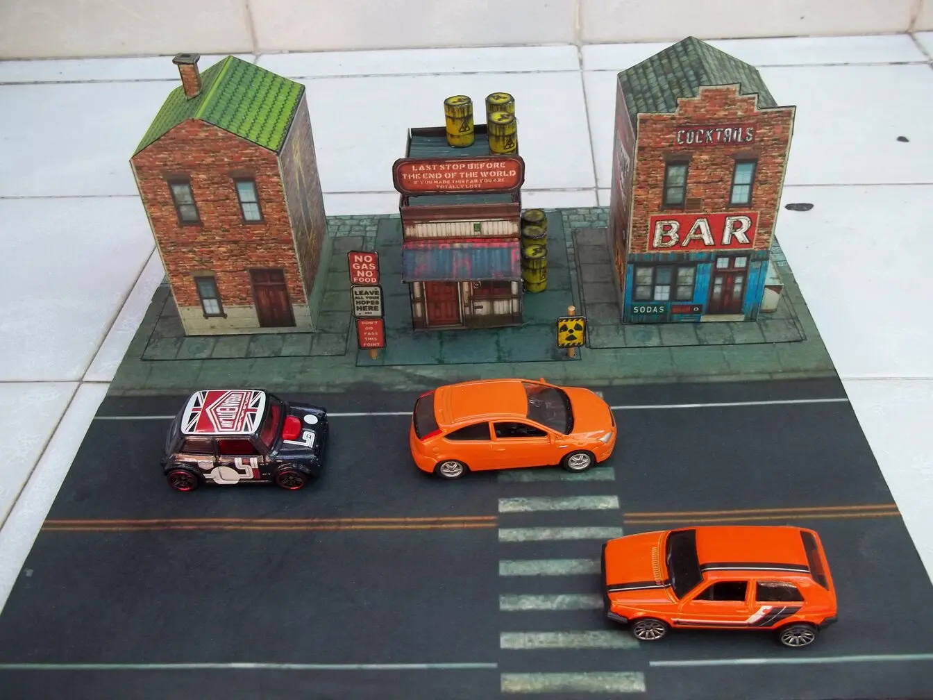 DIORAMA URBANO 1/43 maquetas-armadas.com