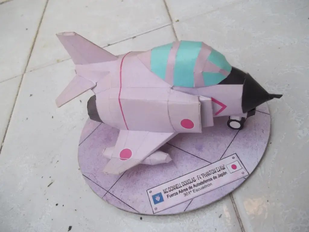 F4 PHANTOM (DEFORMADO) maquetas-armadas.com