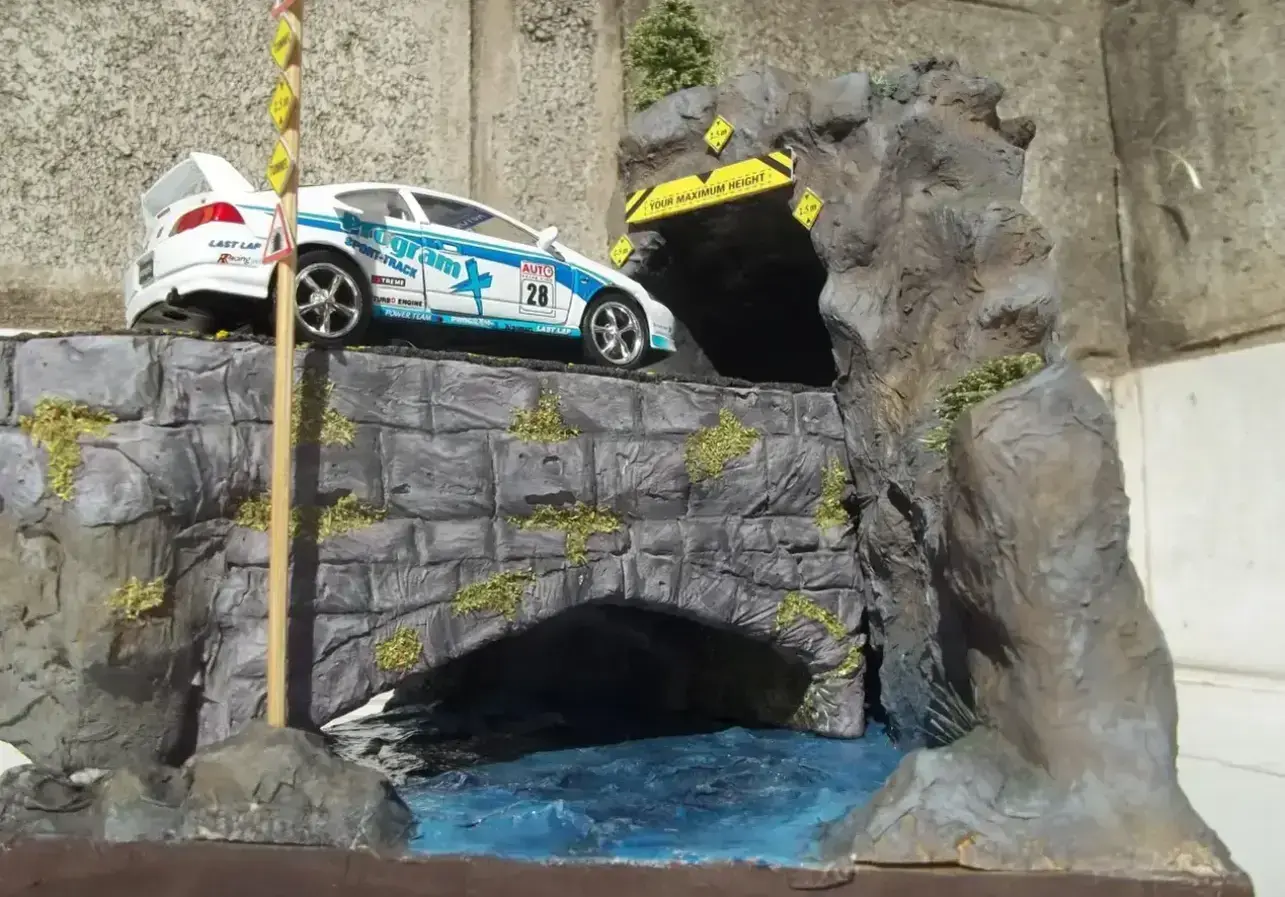 HONDA INTEGRA TYPE R RALLYE + DIORAMA (PUENTE) maquetas-armadas.com