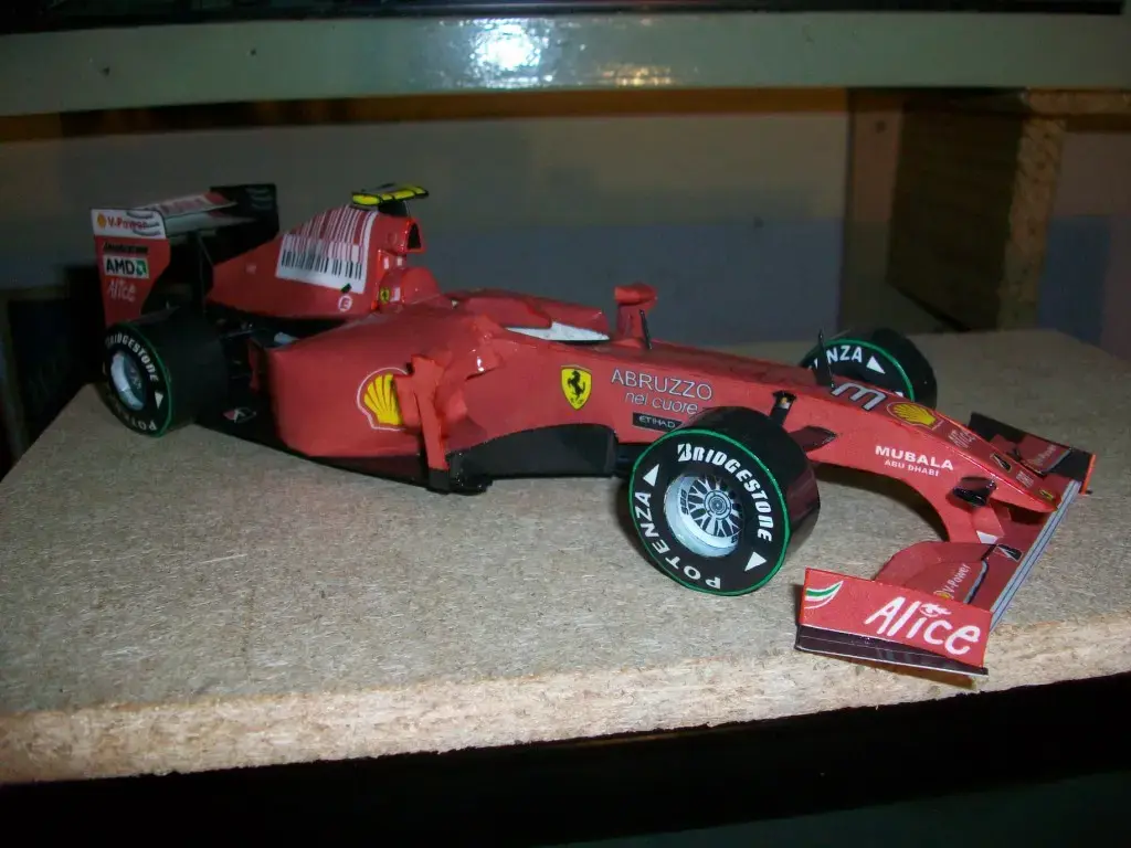 FERRARI F1 2009 (F.MASSA) maquetas-armadas.com