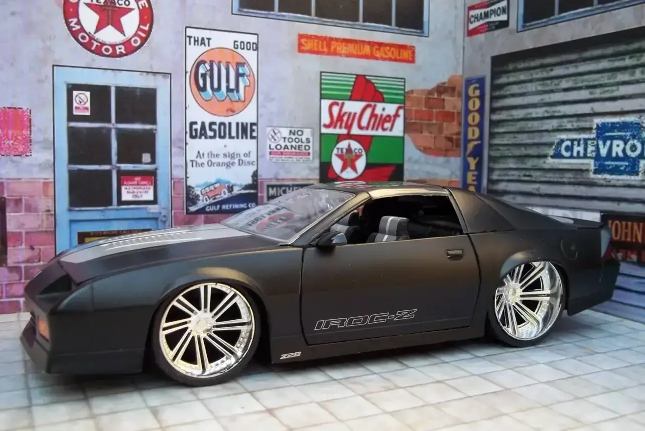 CHEVY CAMARO 1985 maquetas-armadas.com