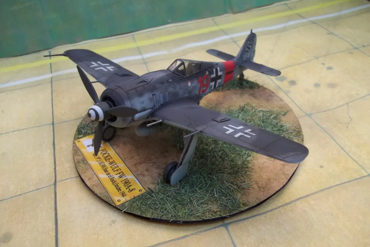 FOCKE WULF FW 190 A-8 maquetas-armadas.com 